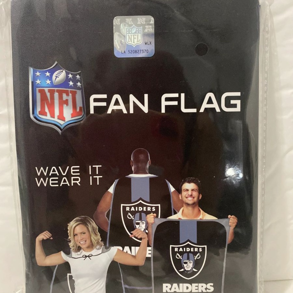Las Vegas Raiders Wearable Fan Flag
